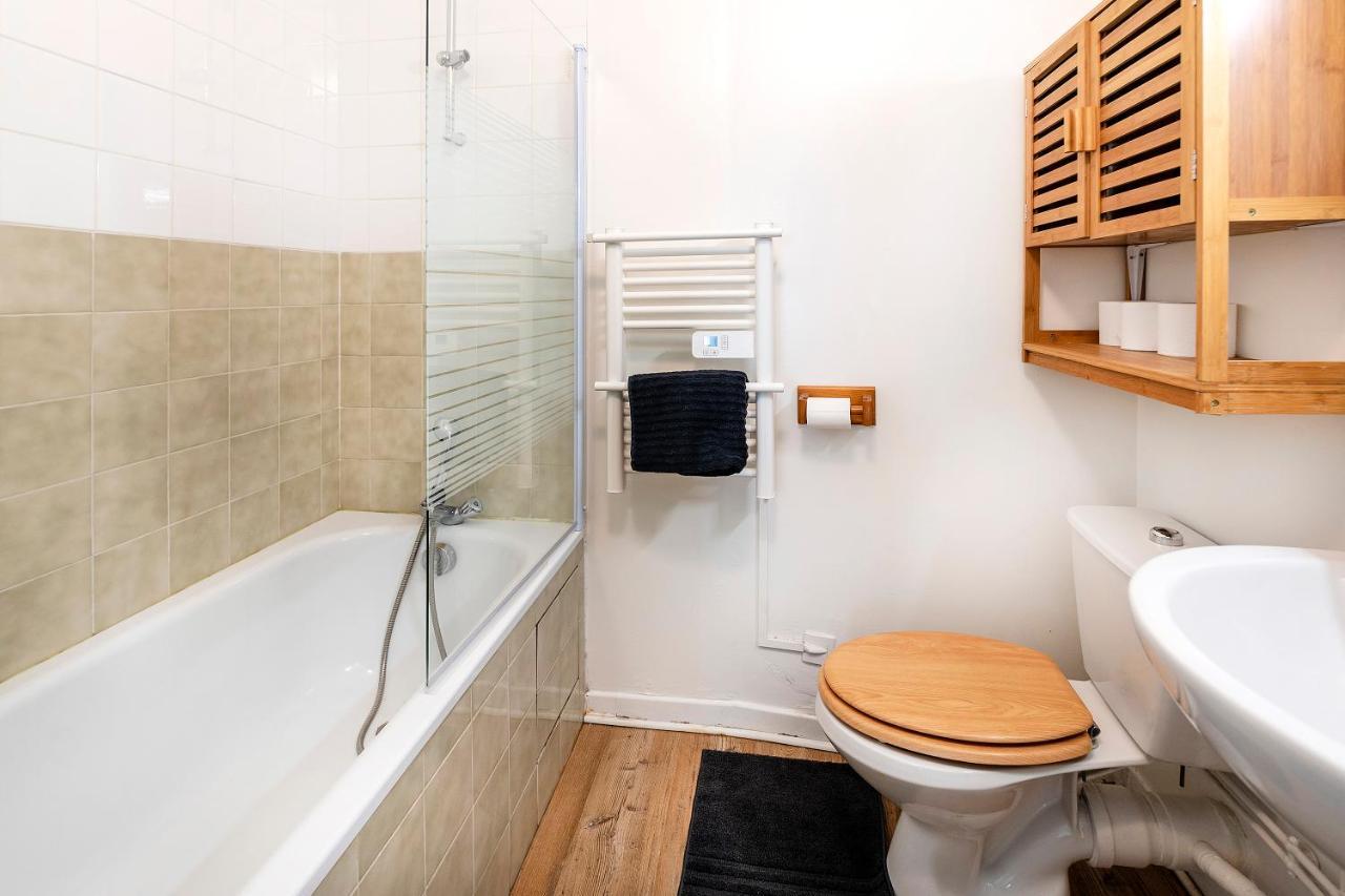 Les Logis De Marcoussis Apartment Екстериор снимка