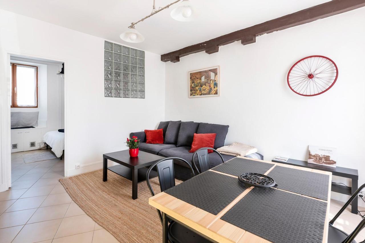 Les Logis De Marcoussis Apartment Екстериор снимка